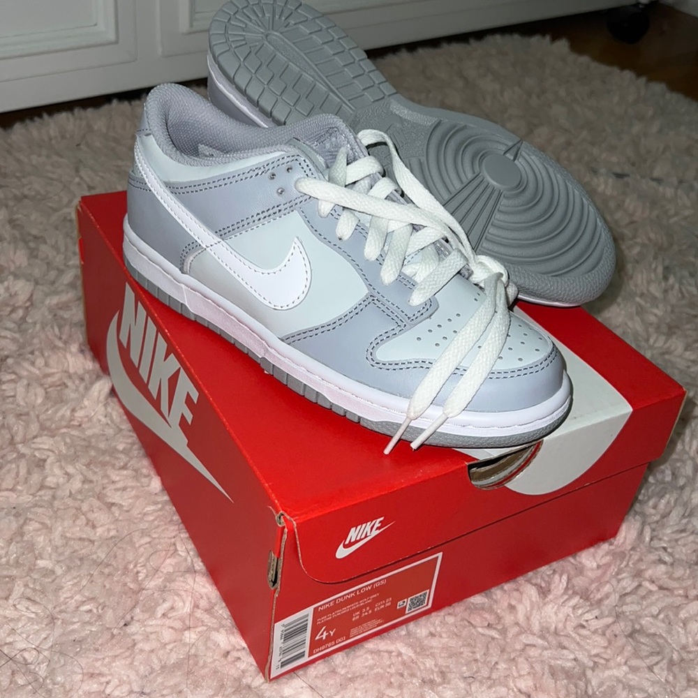 NEW! Nike Grey Dunk Low (GS)